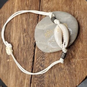 B2913 cowrie‎ natural seashell bracelet